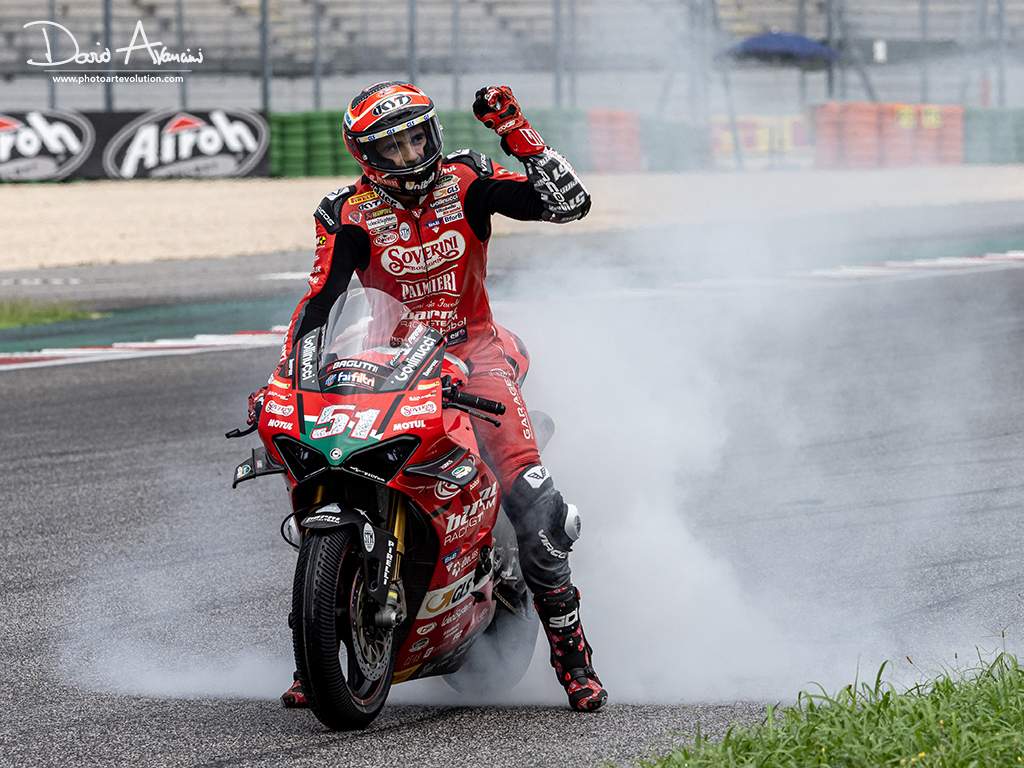 Pirro ipoteca il titolo tricolore. In Moto 3 week-end amaro per Zannoni che perde il primato. In 600SS ottimo Gabellini